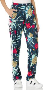 100+ J Cole Concert Outfit Ideas: Women And Men – Festival Attitude